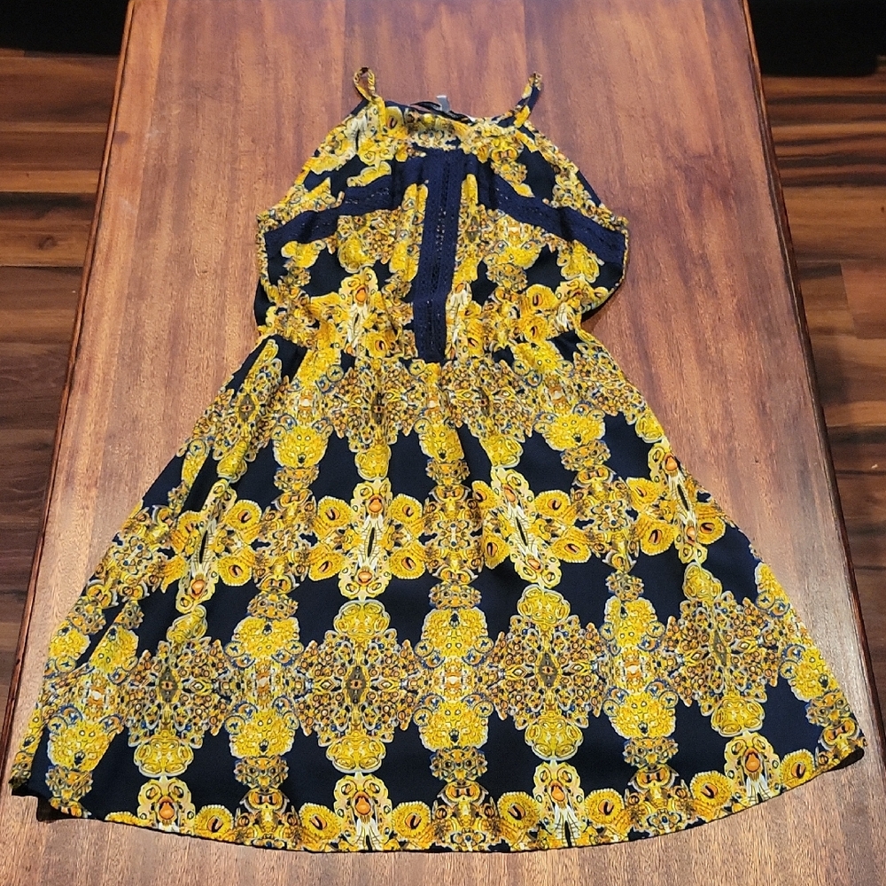 Womens Beautiful Navy And Yellow Dress With Liner- Size SMALL